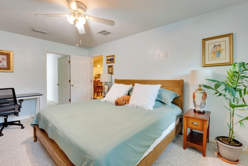 Golf Course Community Home Near Springs & Swimming