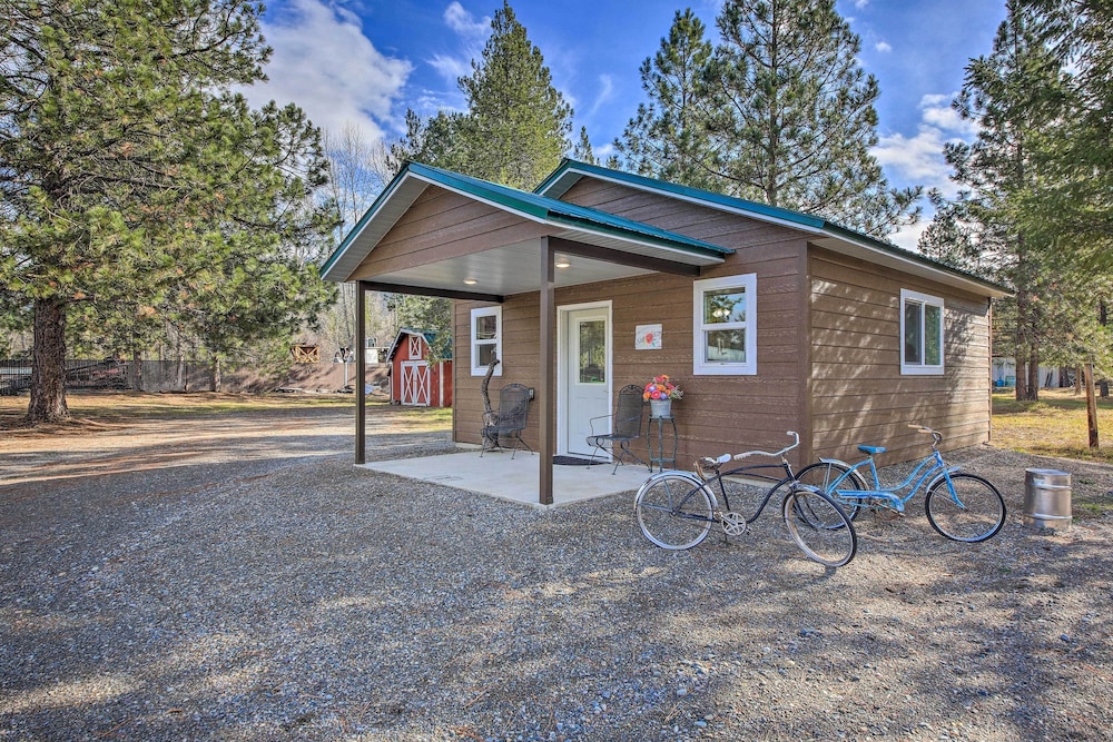 Pet-friendly Libby Cottage w/ Mountain Views! view 2