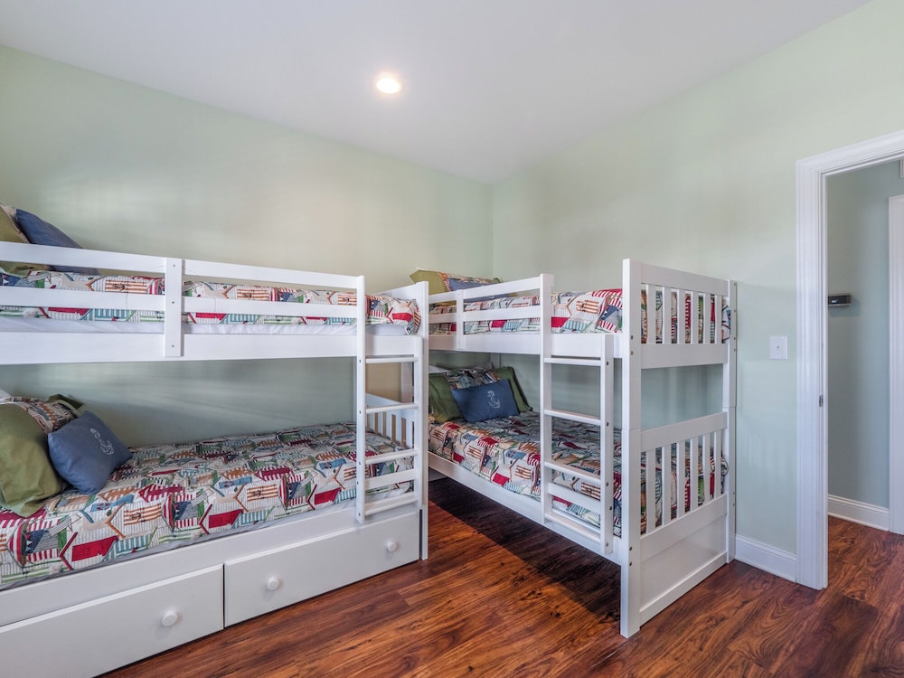 Sandy Feet by Topsail Realty