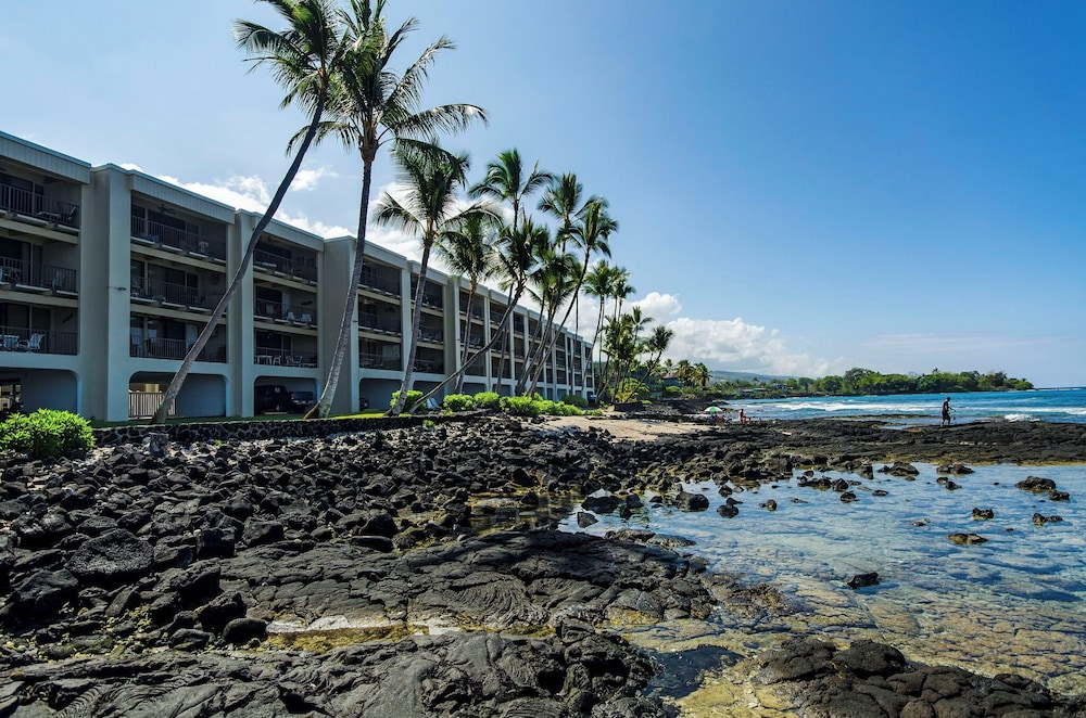 Ocean Front - Watch Dolphins From the Lanai - Wi-fi - Next to Beach- Vrkcv