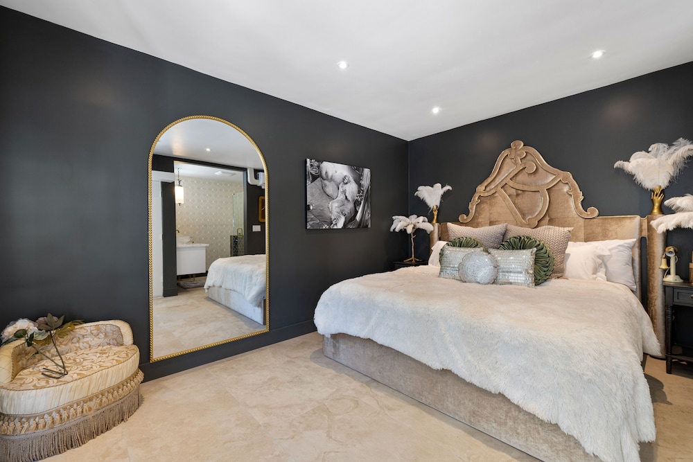 Palm Springs Vacations - The Velvet Rope - Property Image 2