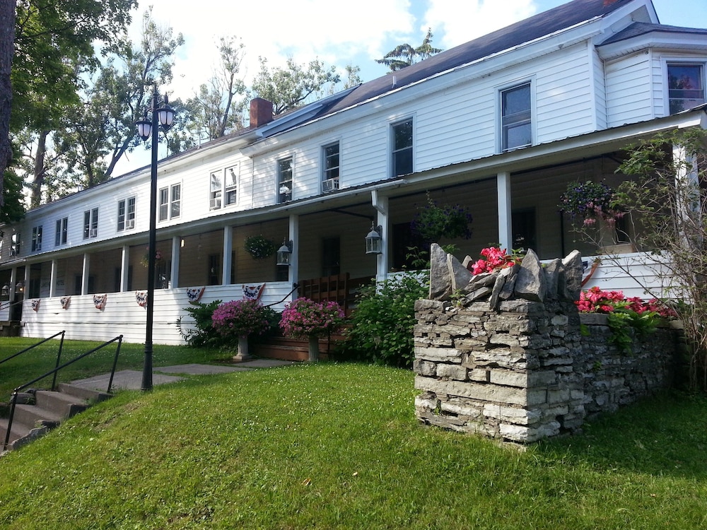 Townhouse Hotel