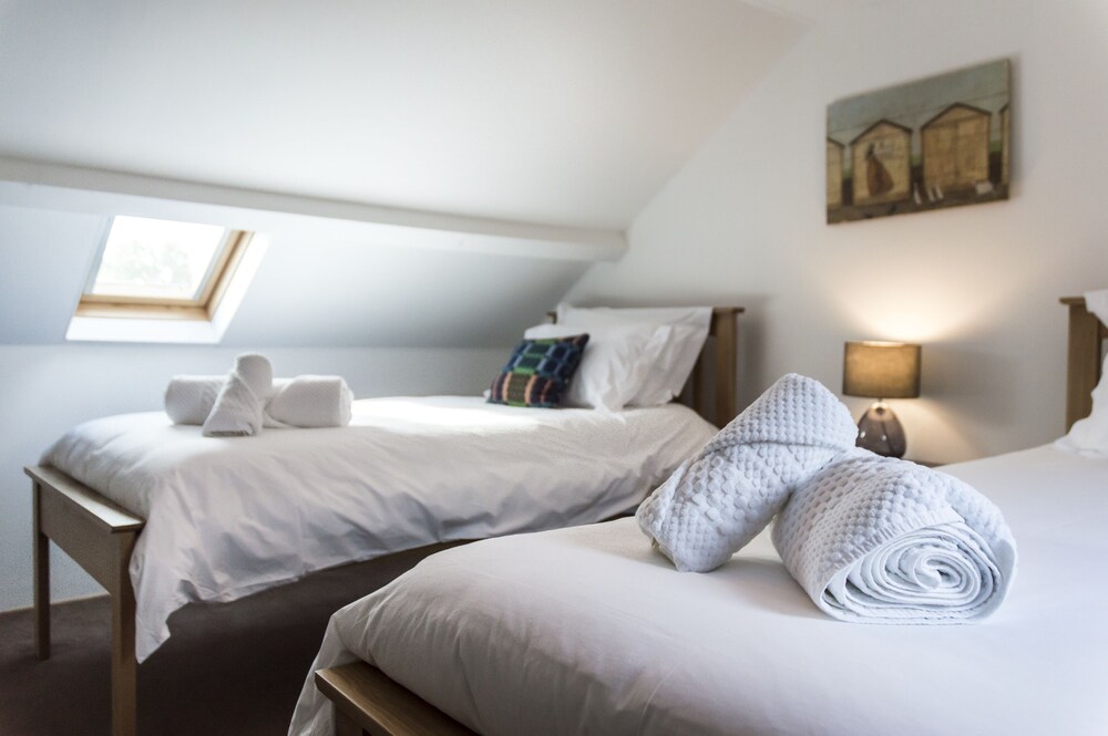 Foxglove - Luxurious Barn Conversion view 4