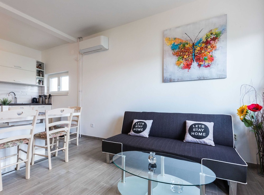 Spacious Zadar Apartments Near Beach
