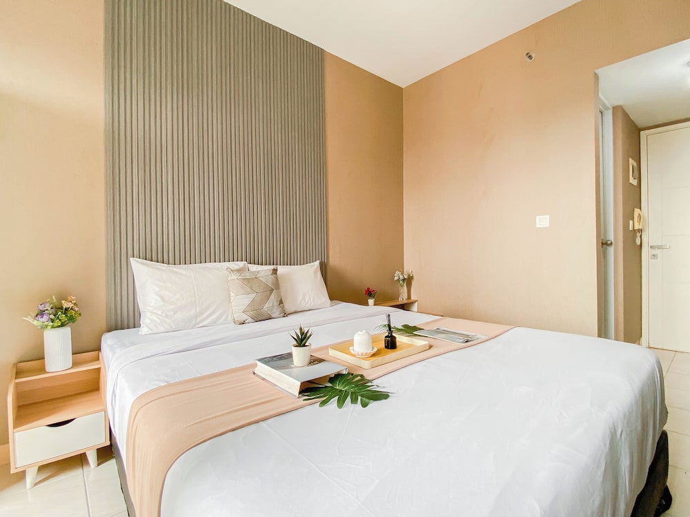 Simple And Strategic Location Studio Apartment At Springlake Summarecon Bekasi