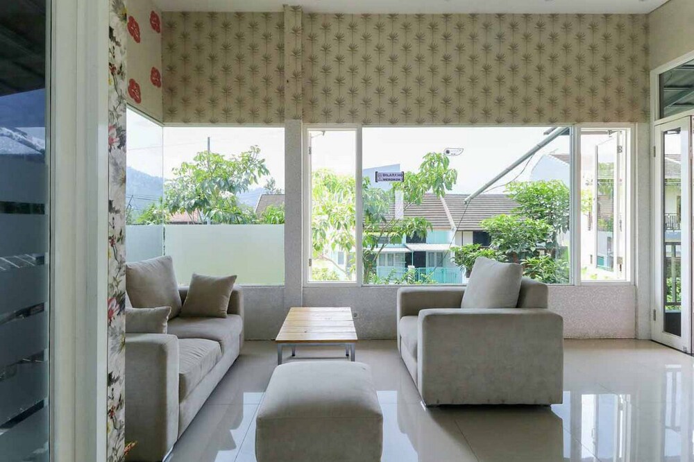 Griya Mulya Batu RedPartner view 3