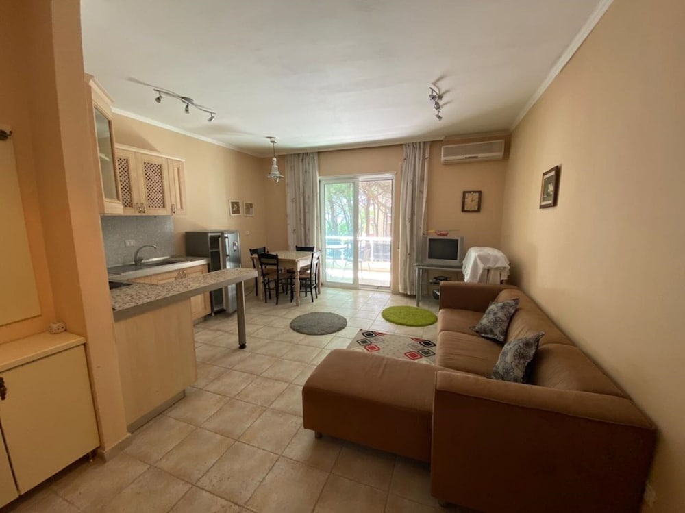 Charming Accommodation With Swimming Pool