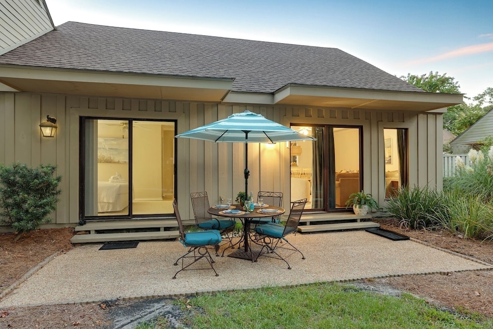 Hilton Head Retreat Gated Villa, Pets OK