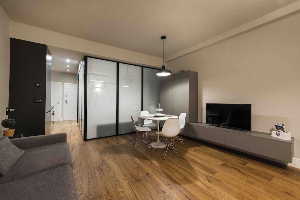 Pepi Nest by MMega en Florence