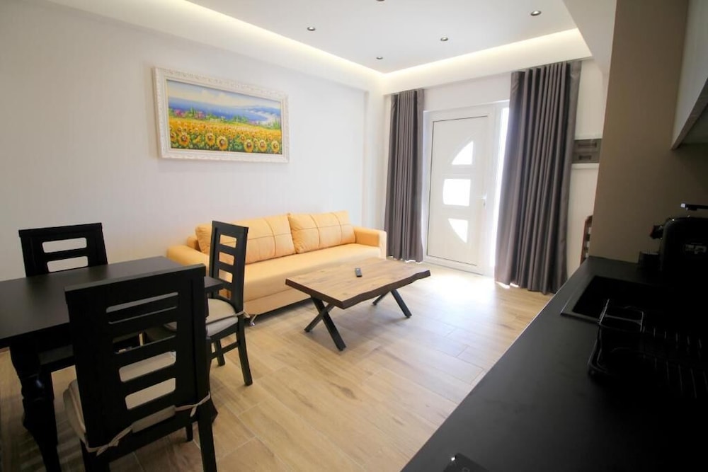 Alis Apartments