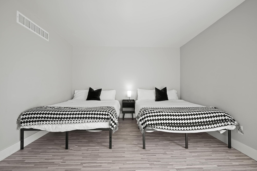 A Unique 2BR 2BA Stay