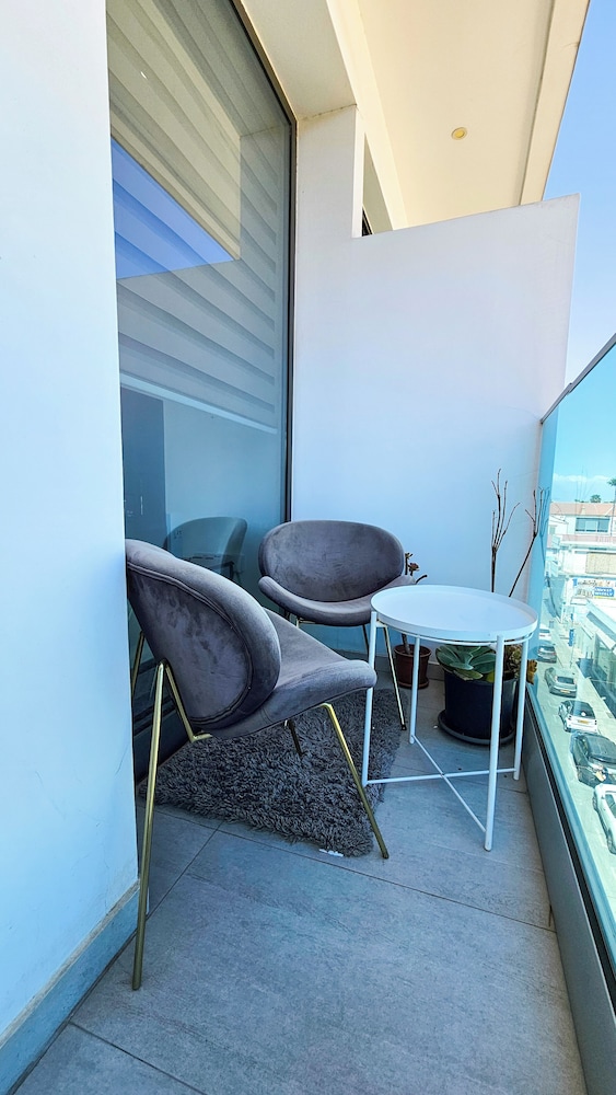 Seaview Business Hub Apartment