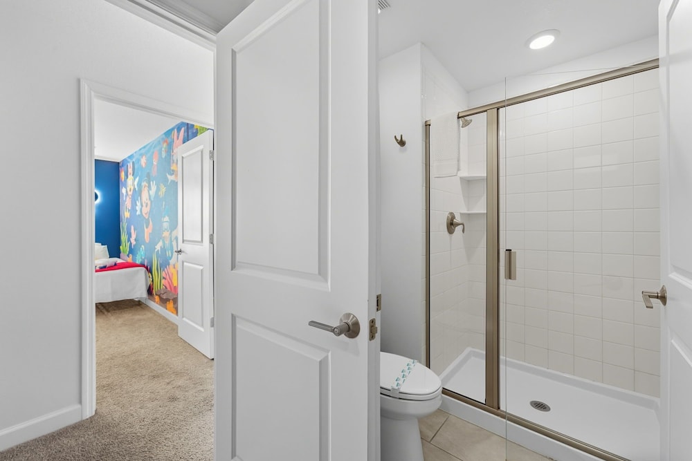 Chic & Fun Family Stay 10 Mins to Disney