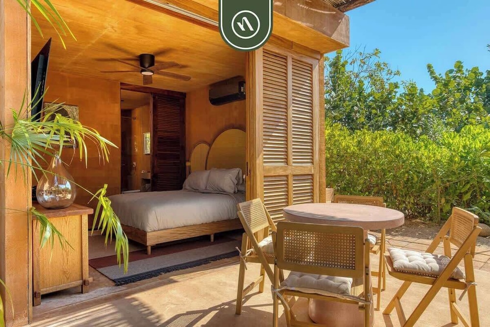 Stunning Two-bedroom Ocean View House - Mazul
