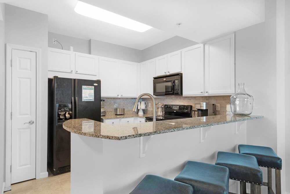 Palms Resort #2711 Jr. 2BR