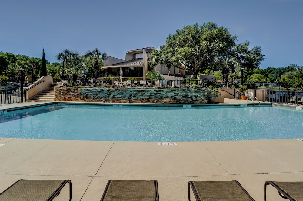 Island Club