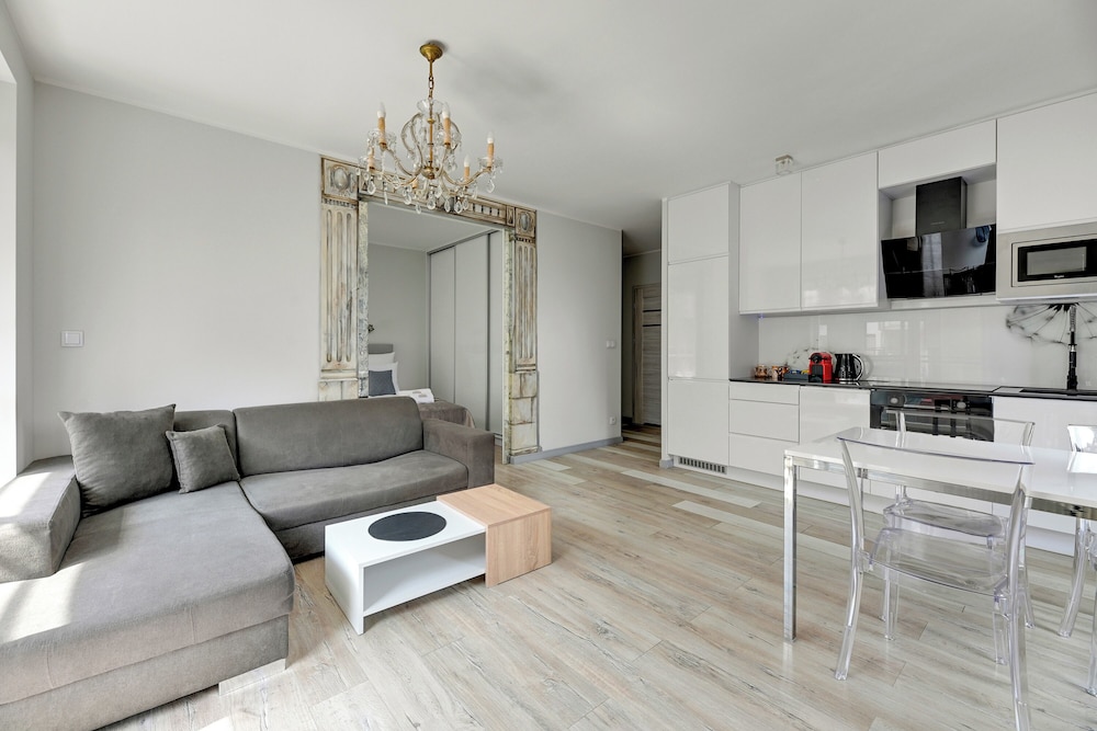 Bastion Wałowa City Center & Parking by Downtown Apartments