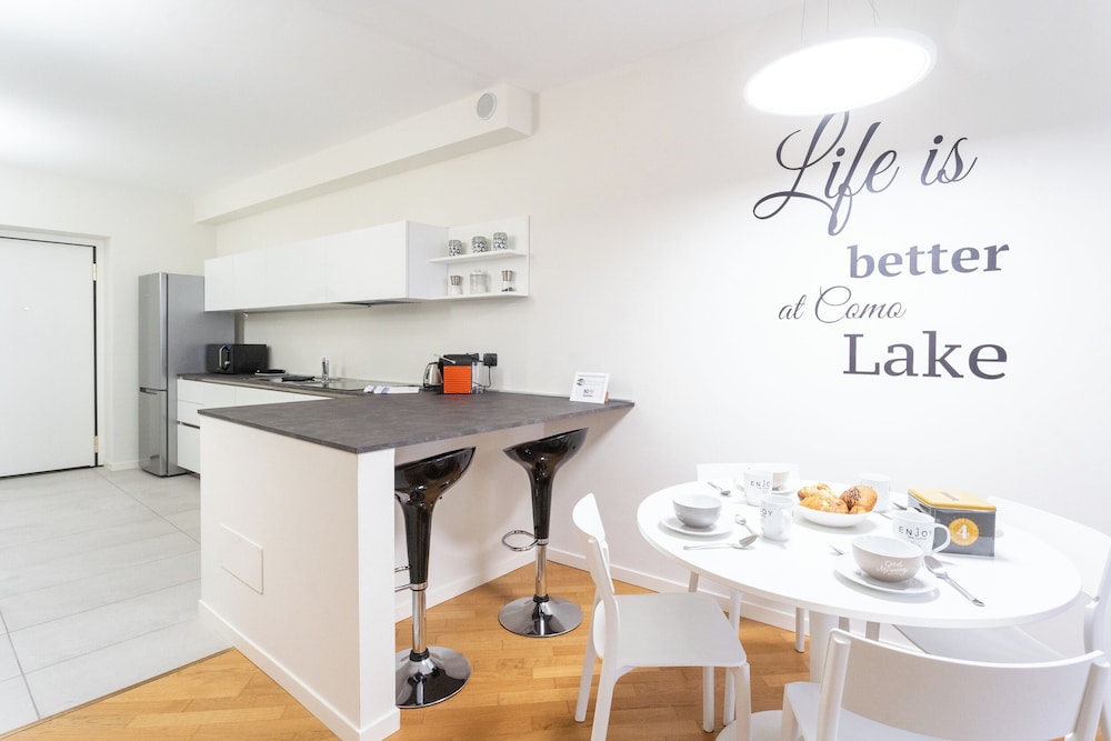 White Flat in Como City Center by Rent all Como