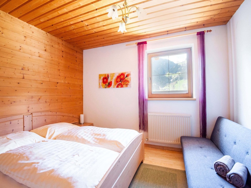 Apartment With Panoramic View view 3
