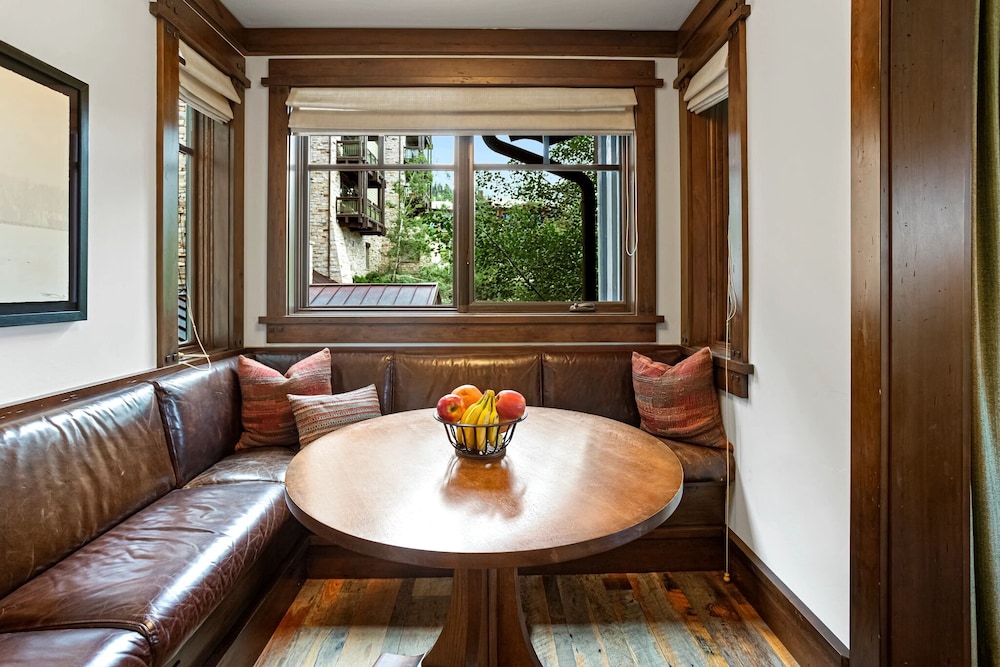 Arrowleaf Lodge at Deer Valley Resort - Three Bedroom Residence #203 3 Condo