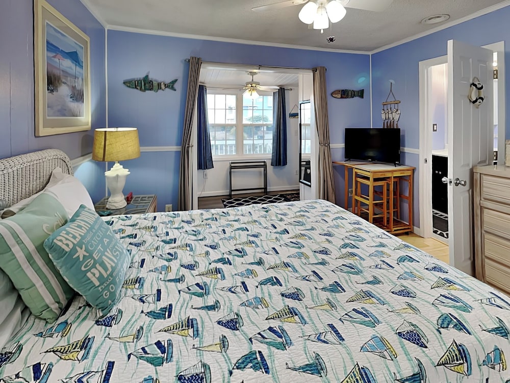 In Good Sands by Topsail Realty