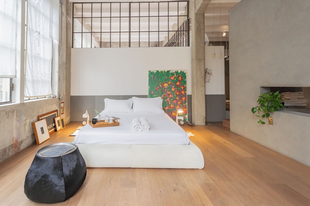 Design Loft With Private Parking by Rent all Como