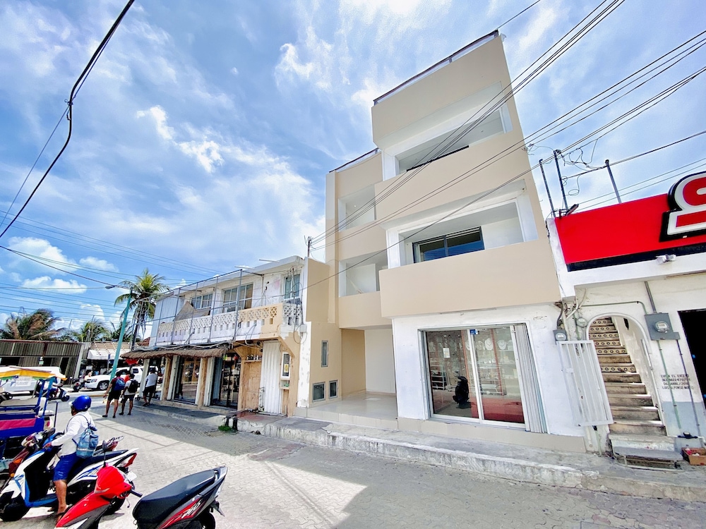 Hotel Casa Maraf - Isla Mujeres - Image 1