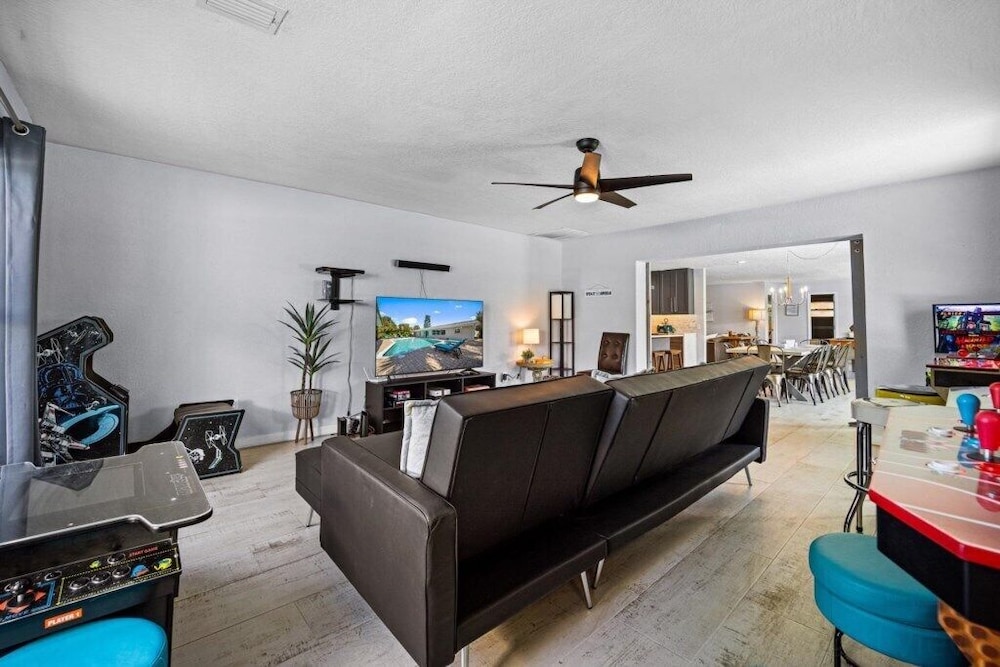 Canal Front Beach Home, Private Pool