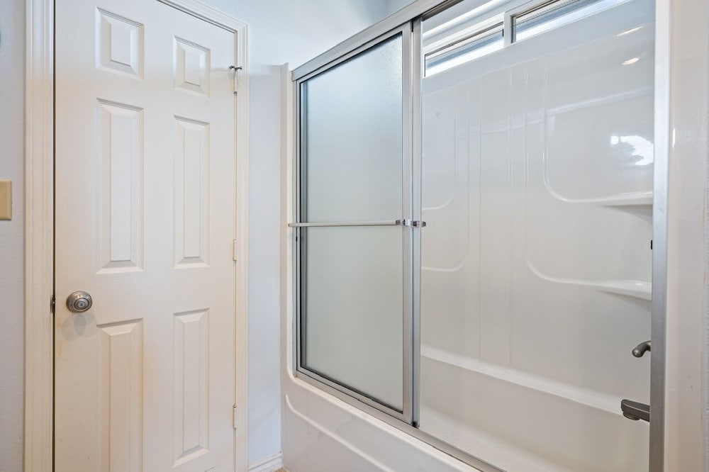 Happy Hours 4 Bedroom Home