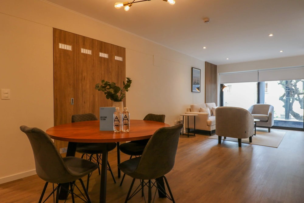 w Dazzling 1BR w Fantastic View in Miraflores
