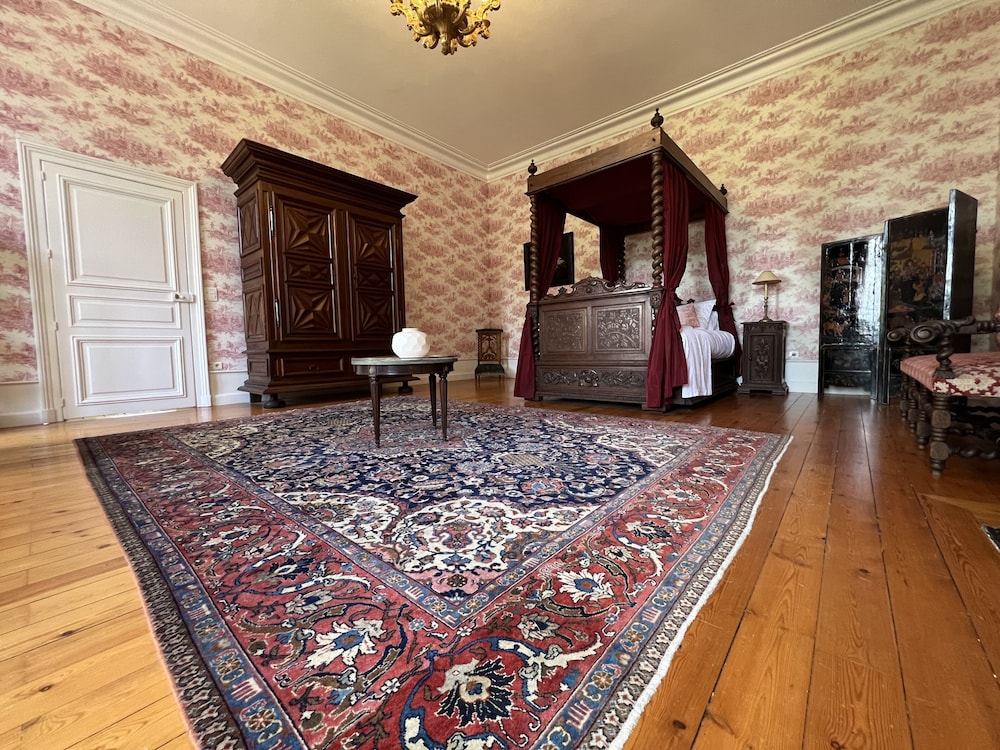 Château de Lauresse view 2