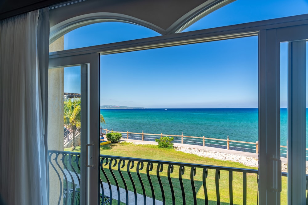 Jewel Paradise Cove Adult Beach Resort & Spa – All Inclusive