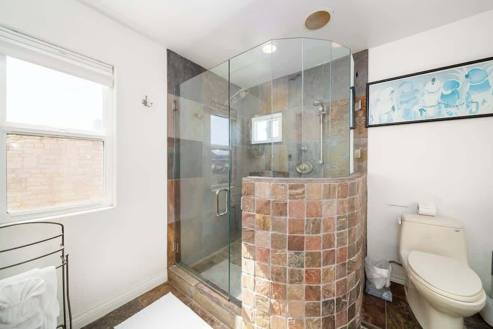 Hot Tub Ocean Views 3 Bedroom Private Home