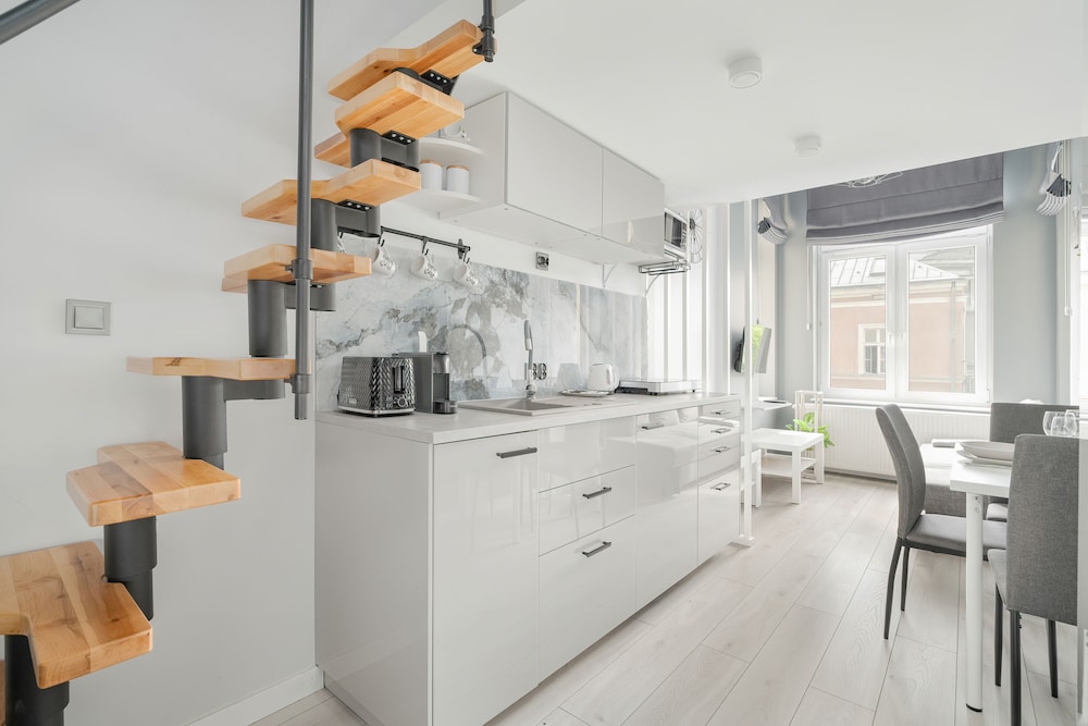Charming Poznan Center Studio by Renters