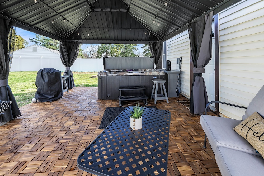 Serene Corner Cottage With Hot Tub 3 Bedroom Home
