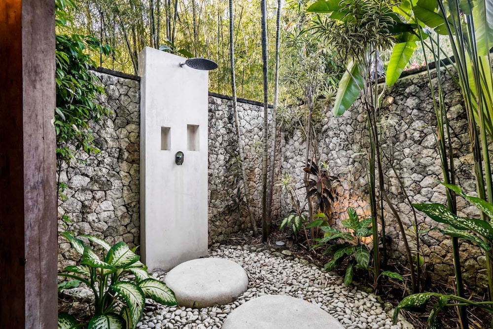Villa Maimalu by Alfred in Bali - Heaven 4 BR Villa With Large Pool and Lush Garden