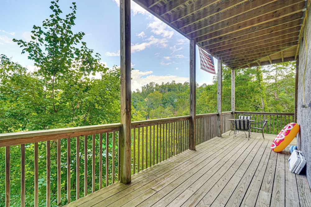 Douglas Lake Access: Family Cabin in Sevierville!