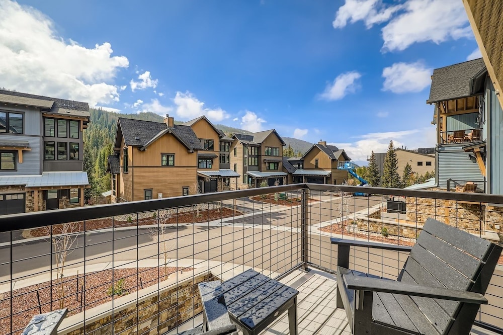 37 Alcove 3 Bedroom Townhouse