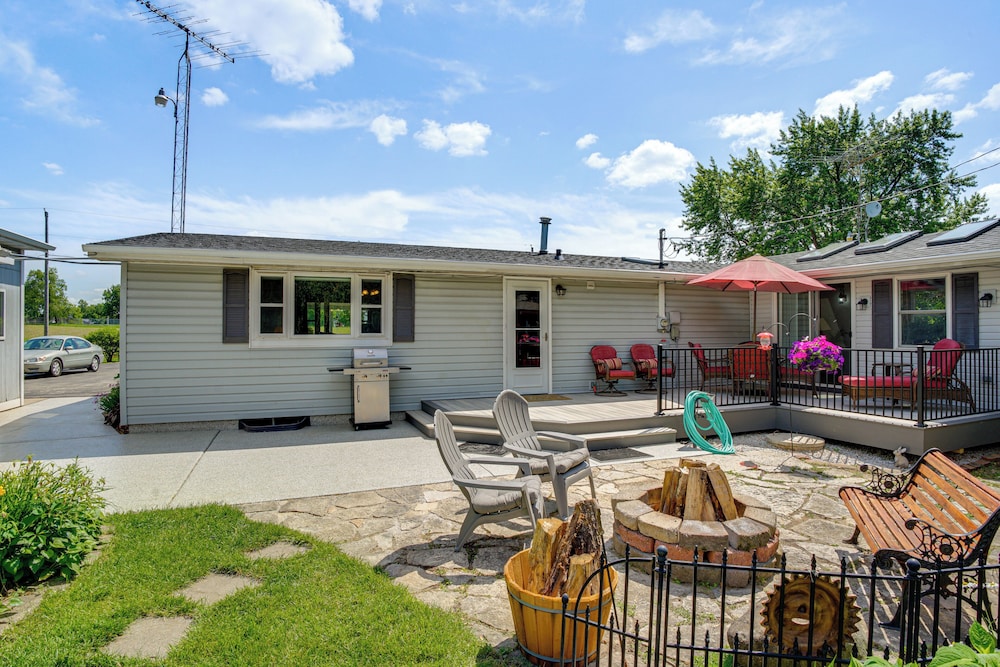 7 Mi to Eldorado Marsh: Family Home w/ Pool