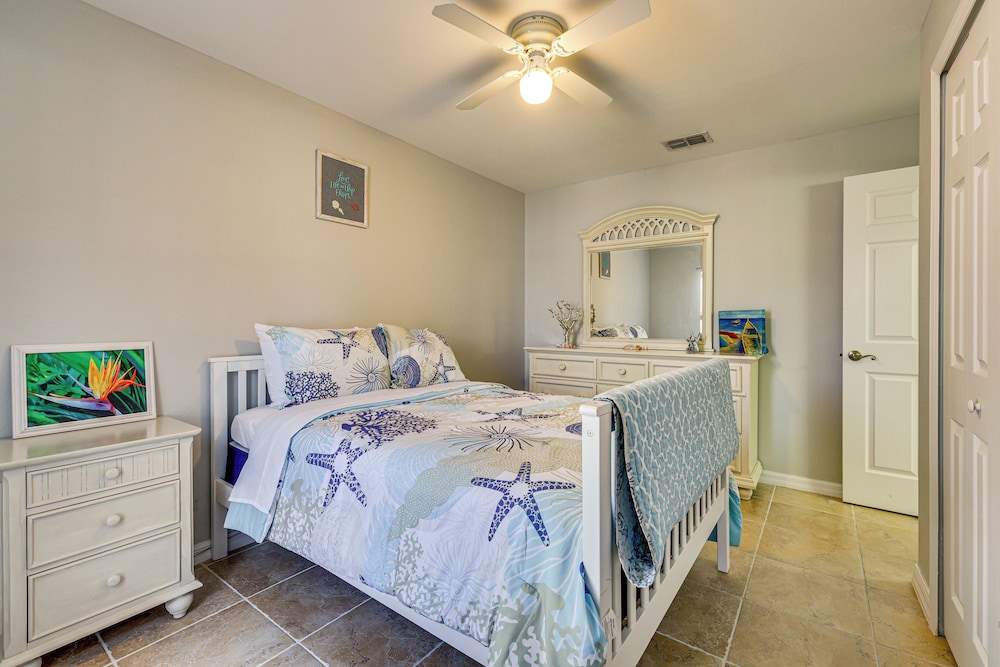 Private Pool & Spa: Airy Gem w/ Yard in Cape Coral