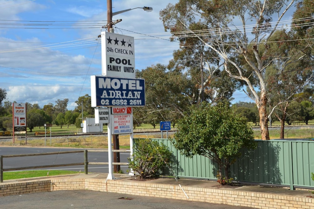 Adrian Motel