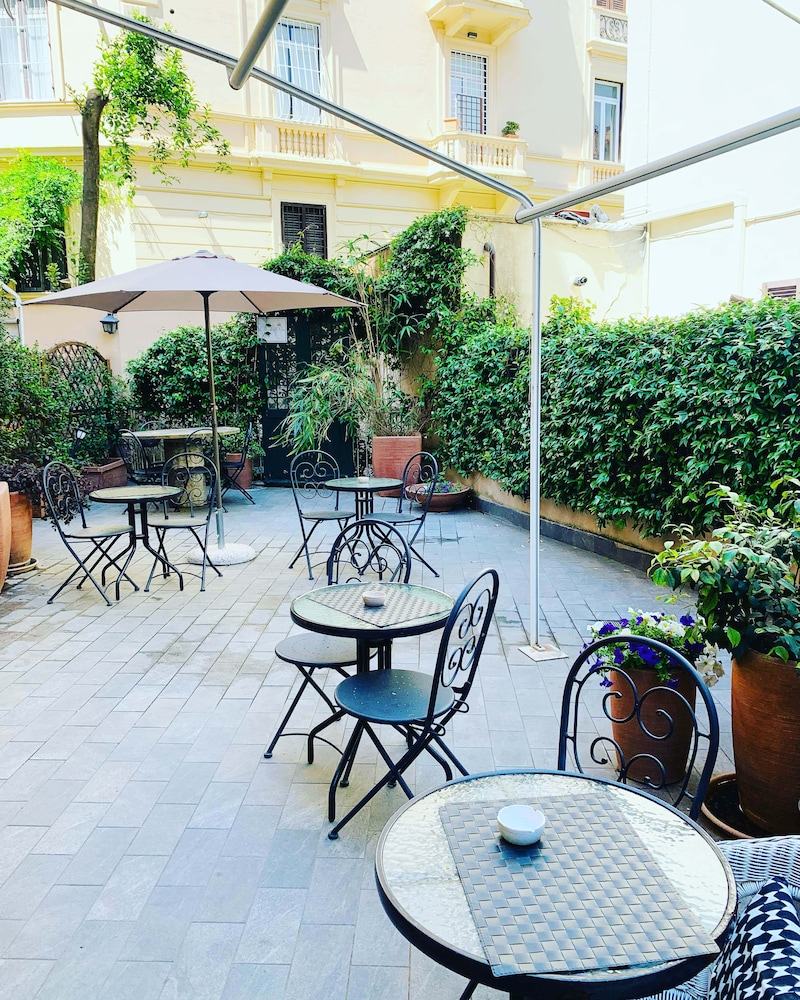 la piazzetta delle regine photo 2