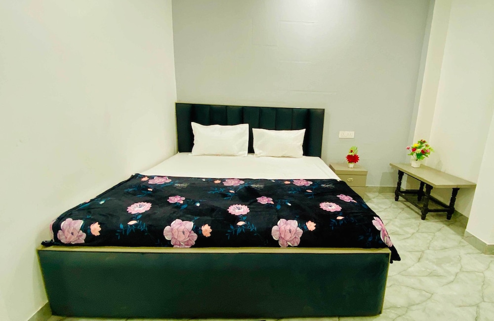 Prabhu Ji Home Stay