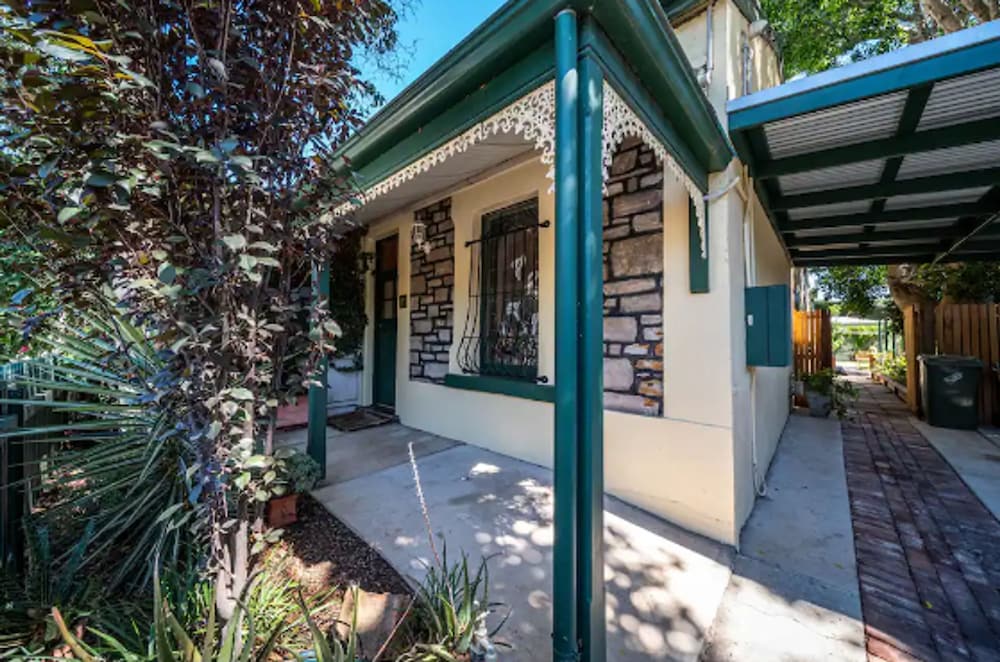The Spotted Cow City Fringe Pet-friendly