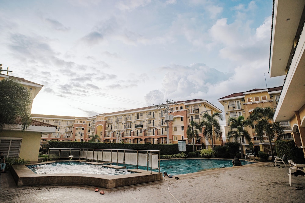 🌿 Stylish & Serene Stay in Davao City 🌿