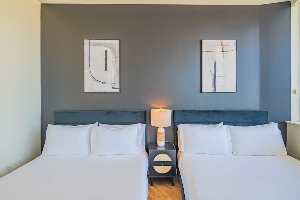 ROVE LIVING/KL - 44 Monroe