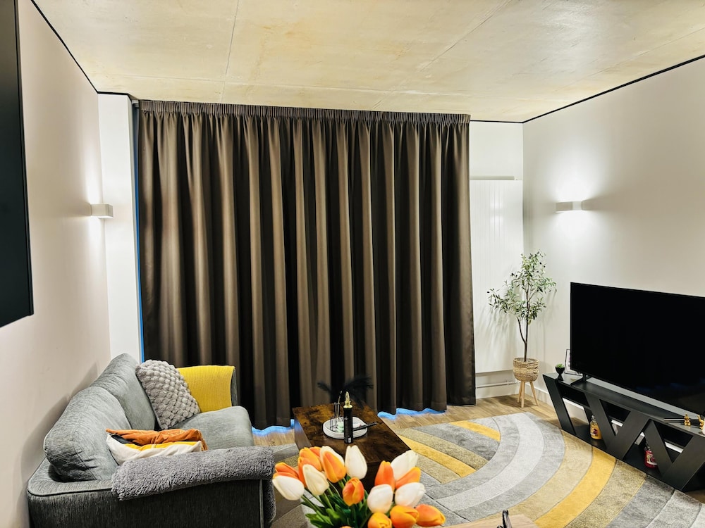 Your London Escape Luxurious 1 Bedroom Apartment view 5