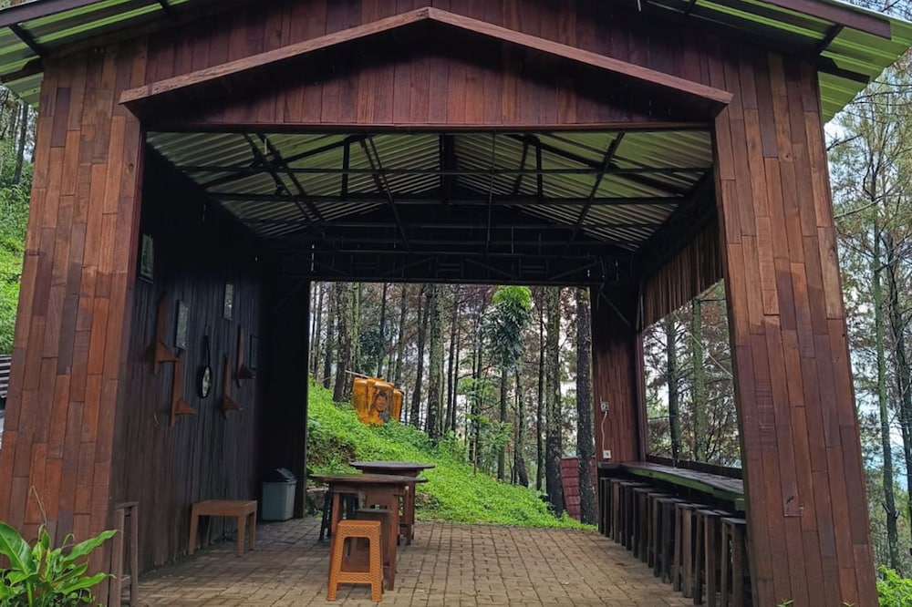 Alas Pacet by TwoSpaces Mojokerto