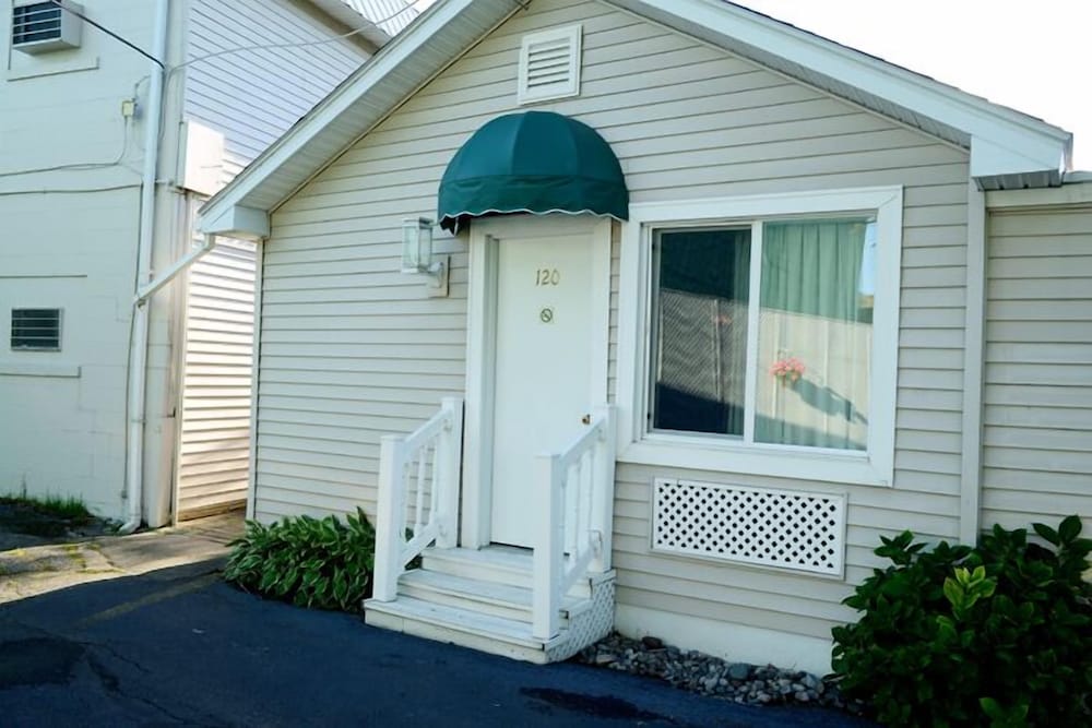 Lockview Motel
