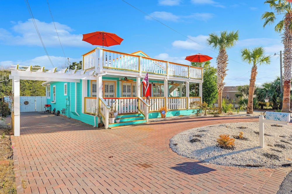 Steps to Ocean! PCB Family Home w/ Outdoor Oasis